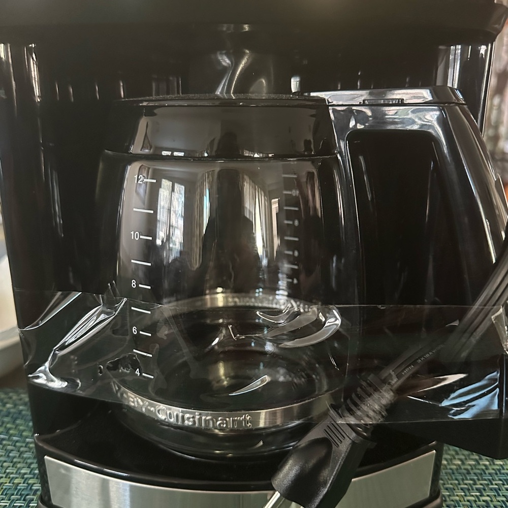 Cuisinart Stainless Steel and Black Coffee Maker pre owned-Excellent - Picture 2 of 5